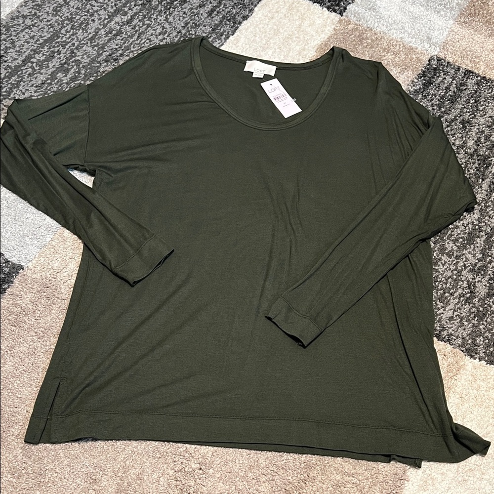 LOFT Maternity long sleeved tee, dark green, size M NWT!